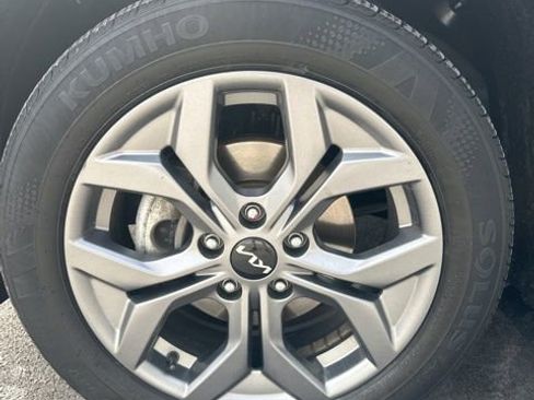 Used 2024 Kia Seltos S image 10