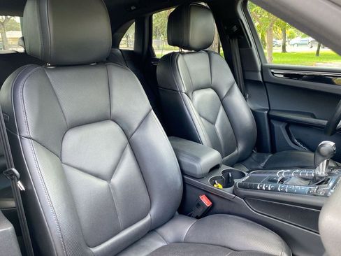 Used 2018 Porsche Macan Sport Edition image 36