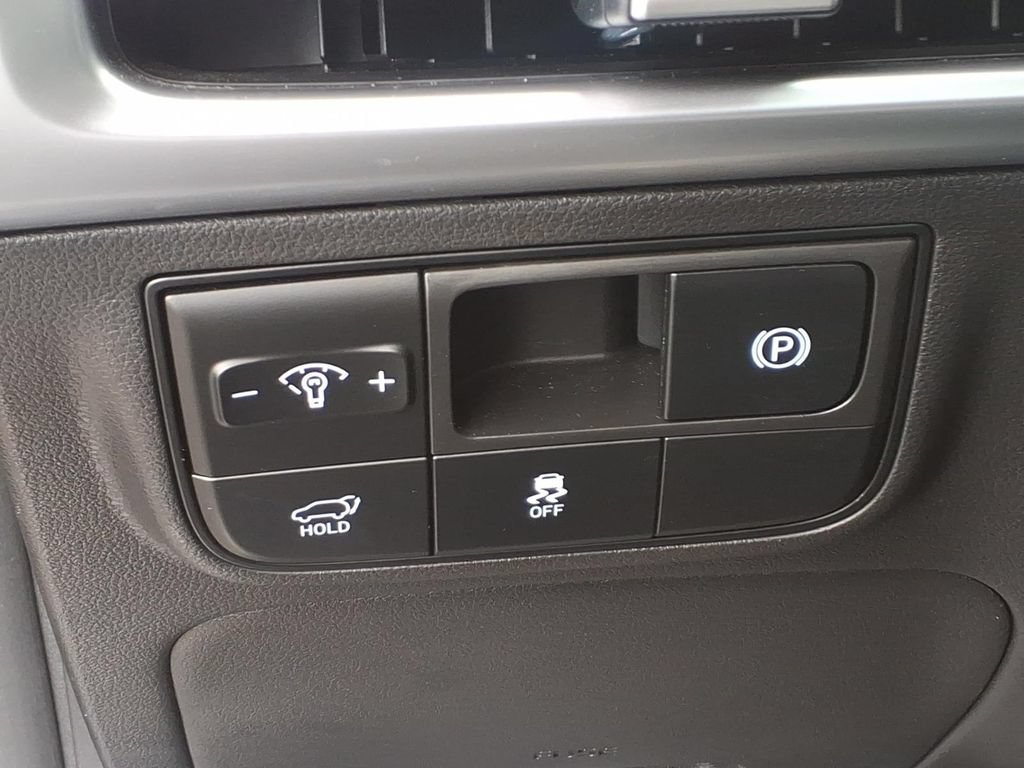 Used 2025 Hyundai Tucson Limited AWD/4WD image 23