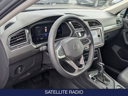 Used 2023 Volkswagen Tiguan SE image 13