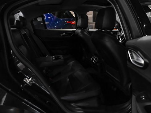 Used 2017 Alfa Romeo Giulia Sprint w/ Cold Weather Package image 35