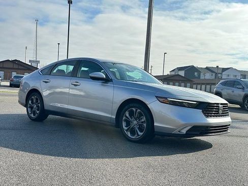 Used 2023 Honda Accord EX image 12