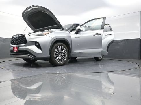Used 2021 Toyota Highlander Platinum AWD/4WD image 41