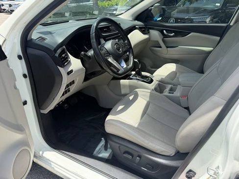 Used 2018 Nissan Rogue Sport SL FWD image 12