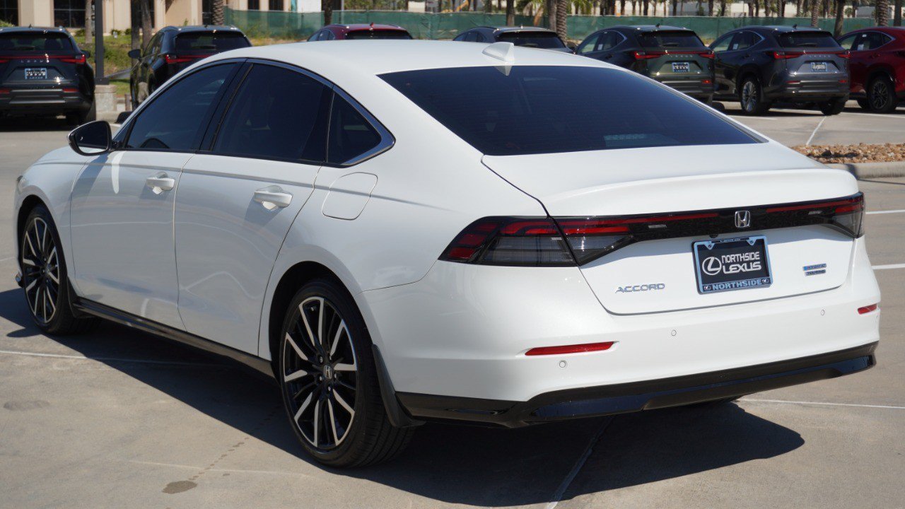 Used 2023 Honda Accord Touring image 9