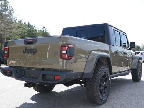 Used 2020 Jeep Gladiator Sport image 6