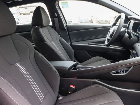 New 2026 Hyundai Elantra SEL Sport FWD image 22