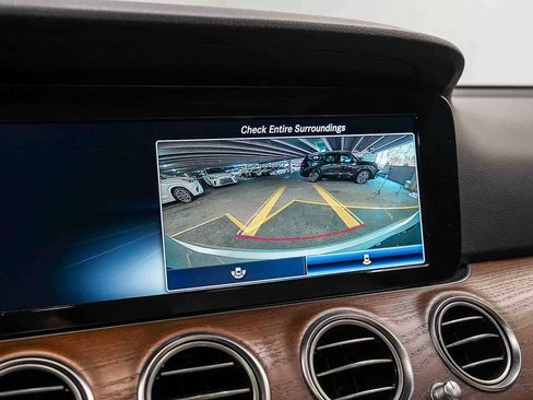 Used 2019 Mercedes-Benz E 300 image 24