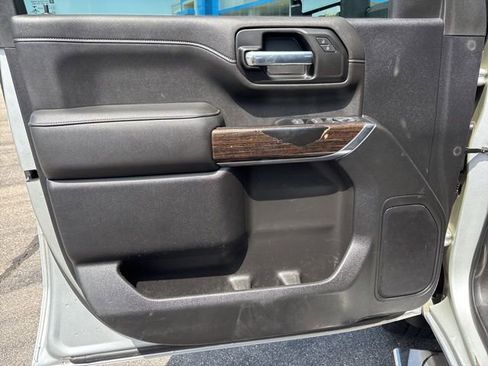 Used 2022 GMC Sierra 3500 SLE w/ SLE Value Package image 19