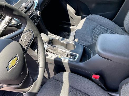 Used 2024 Chevrolet Equinox LT w/ LPO, Floor Liner Package FWD image 17