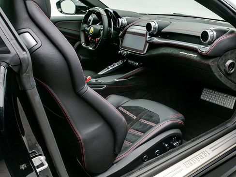 Certified 2020 Ferrari GTC4Lusso T image 16