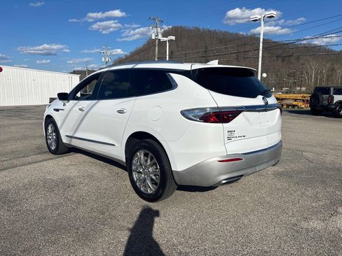 Used 2023 Buick Enclave Essence w/ Experience Buick Package AWD/4WD image 3