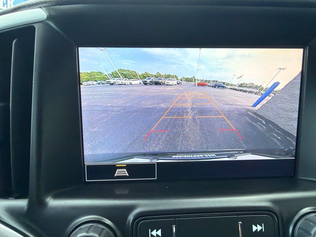 Used 2022 GMC Terrain SLT AWD/4WD image 17