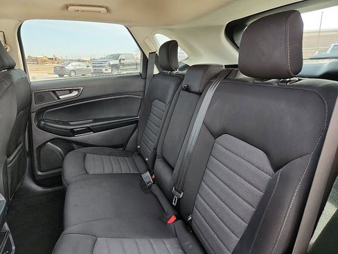 Used 2021 Ford Edge SE image 5