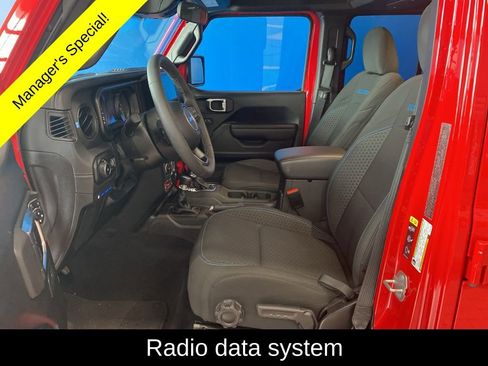 Used 2025 Jeep Wrangler Unlimited Rubicon 4xe w/ Safety Group AWD/4WD image 10