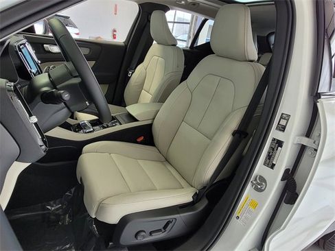 New 2026 Volvo XC40 B5 Plus w/ Protection Package Premier image 7