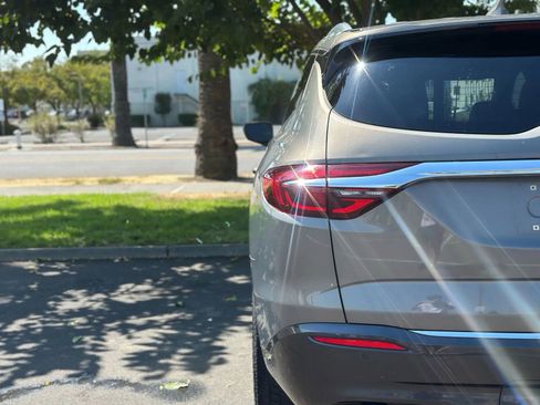 Used 2019 Buick Enclave Essence image 27