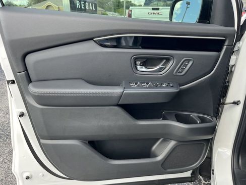 New 2025 Honda Pilot EX-L image 10