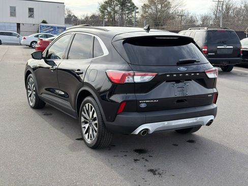 Used 2020 Ford Escape Titanium image 17