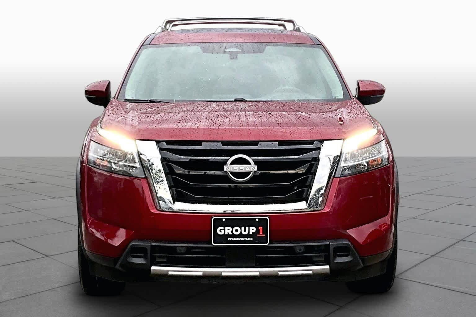 Certified 2023 Nissan Pathfinder Platinum FWD image 4