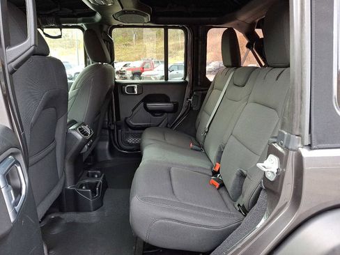 Used 2021 Jeep Wrangler Unlimited Sport image 11