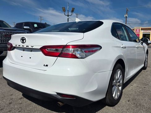 Used 2020 Toyota Camry LE FWD image 5