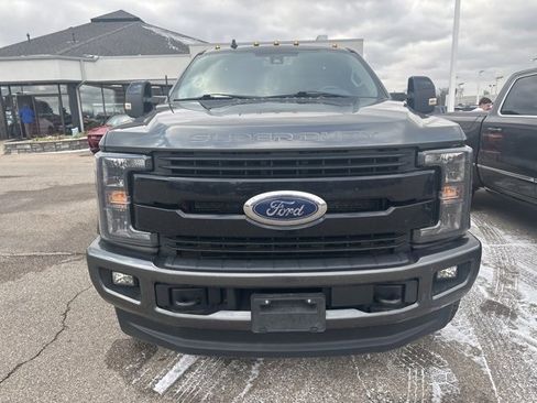 Used 2019 Ford F350 Lariat image 2