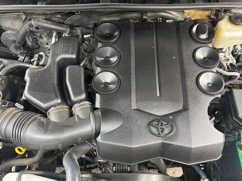 Used 2016 Toyota 4Runner SR5 Premium image 31