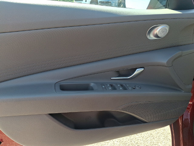 Used 2023 Hyundai Elantra SEL w/ Cargo Package FWD image 12