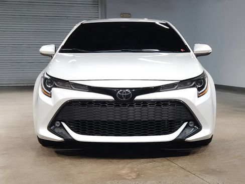 Used 2022 Toyota Corolla SE FWD image 2