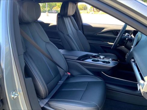 New 2026 Cadillac Lyriq Sport image 33