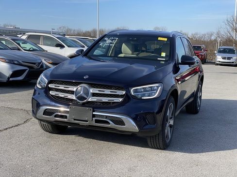 Used 2021 Mercedes-Benz GLC 300 4MATIC image 3