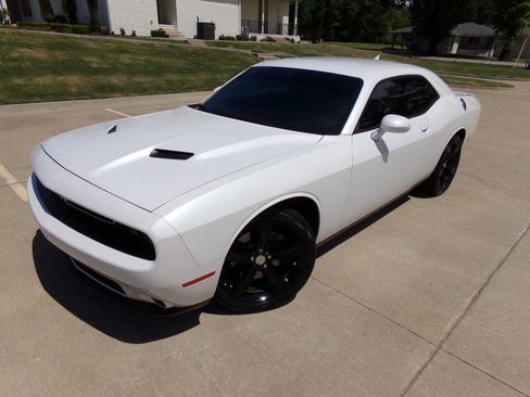 Used 2015 Dodge Challenger R/T w/ Quick Order Package 22B R/T image 3
