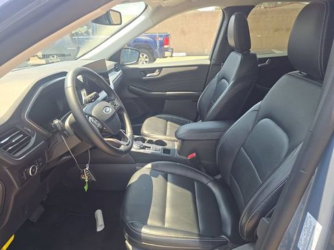 Used 2025 Ford Escape Platinum AWD/4WD image 14