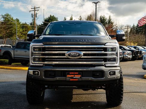 Used 2025 Ford F350 Platinum w/ Platinum Plus Package image 9