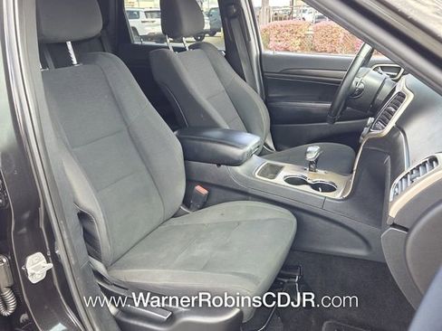 Used 2015 Jeep Grand Cherokee Laredo image 16