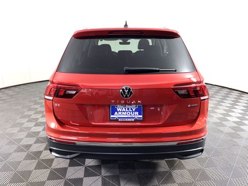 Used 2022 Volkswagen Tiguan SE image 8