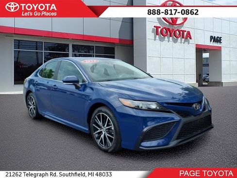 Certified 2024 Toyota Camry SE FWD image 1