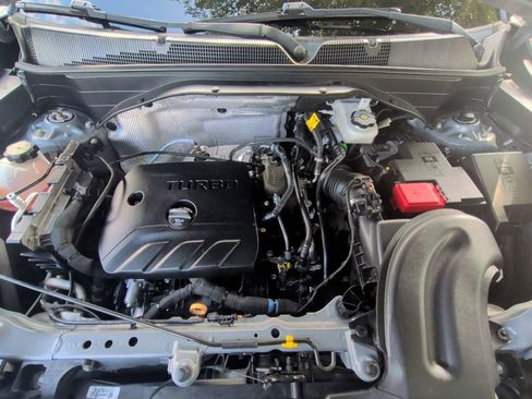 Used 2021 Chevrolet TrailBlazer RS w/ Technology Package FWD image 11
