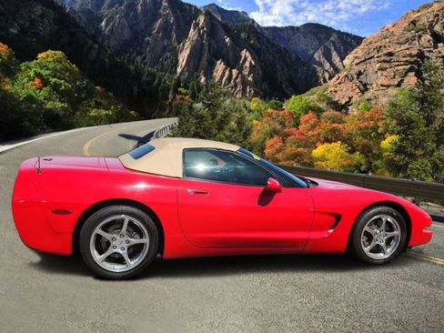 Used 1998 Chevrolet Corvette Convertible w/ Memory Pkg RWD image 2