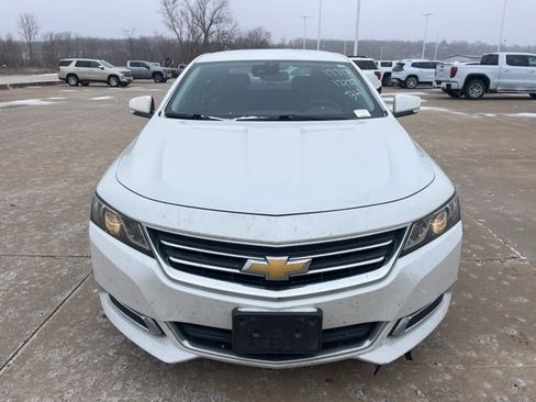 Used 2015 Chevrolet Impala LT w/ Convenience Package image 8