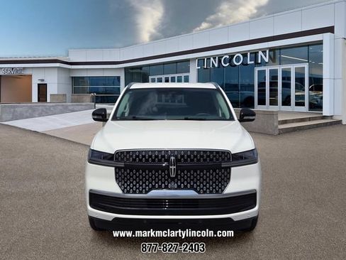 New 2027 Lincoln Navigator Premiere RWD image 6