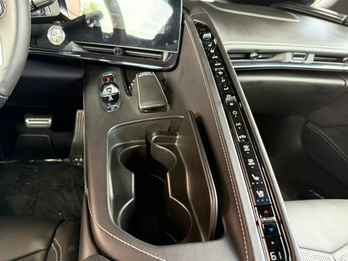 Used 2023 Chevrolet Corvette Z06 RWD image 49