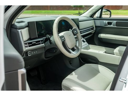 Used 2026 Hyundai Santa Fe SEL FWD image 11
