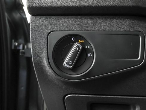 Used 2023 Volkswagen Tiguan SE image 22