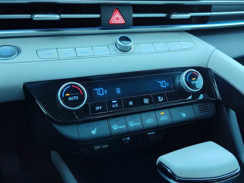 Certified 2023 Hyundai Elantra Limited image 17