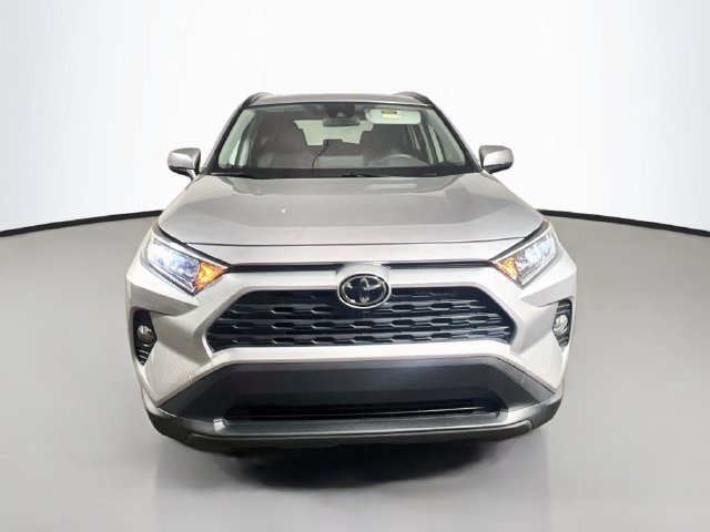 Used 2019 Toyota RAV4 XLE Premium FWD image 2