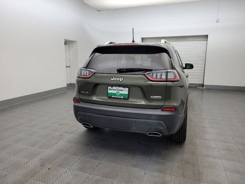 Used 2019 Jeep Cherokee Latitude w/ Cold Weather Group AWD/4WD image 7