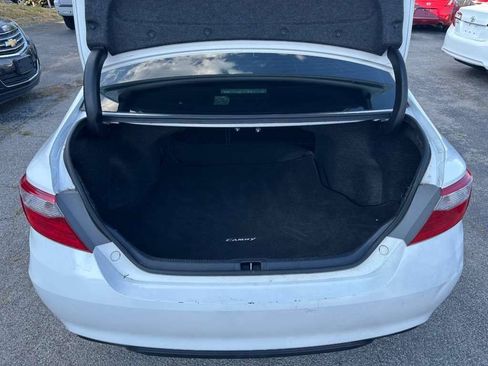 Used 2016 Toyota Camry SE FWD image 21