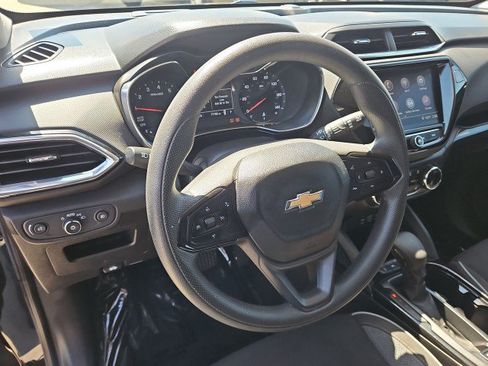 Used 2021 Chevrolet TrailBlazer LT w/ Convenience Package FWD image 11